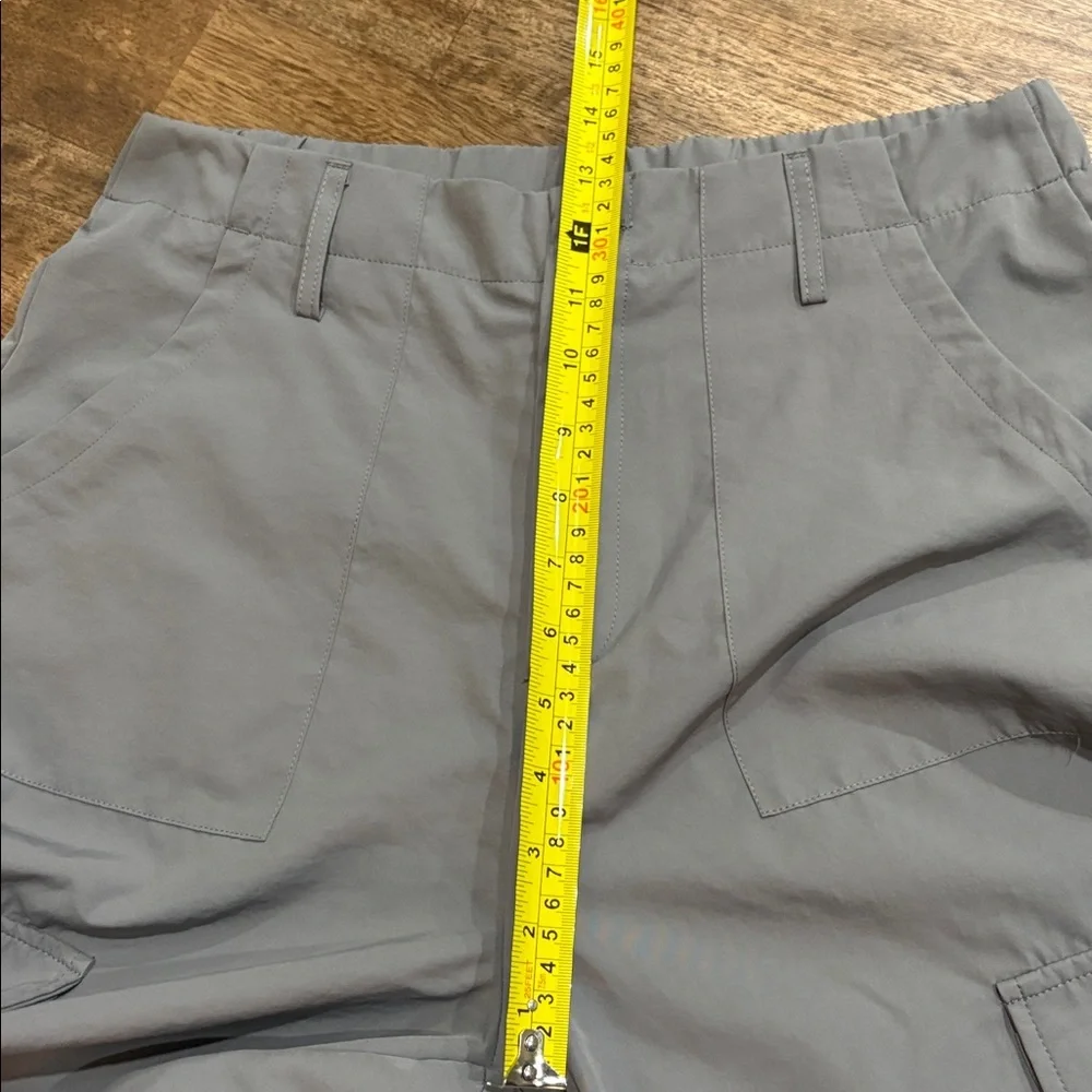 Halara Wide Leg Cargo Pants in Gray Size Medium. Like new! - Picture 9 of 10